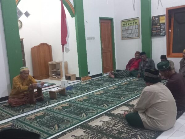 Warga Tumiyang Gelar Malam Tirakatan HUT ke-80 RI di Masjid Al Barokah