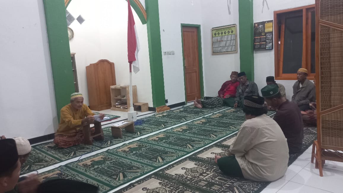 Warga Tumiyang Gelar Malam Tirakatan HUT ke-80 RI di Masjid Al Barokah Warga Tumiyang Gelar Malam Tirakatan HUT ke-80 RI di Masjid Al Barokah
